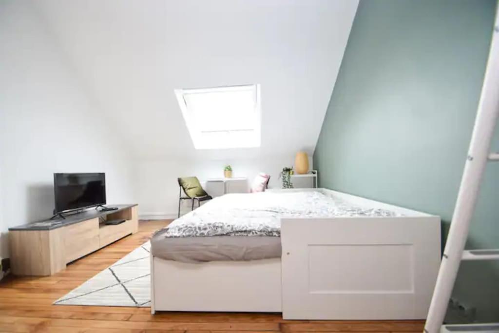 Disponible - Appartement Entier - 10Mn Rer B Aeroport Cdg - Paris Gare Du Nord, T11 Express, Le Bourget, Tout Equipe, Netflix Gratuit, 3 Personnes, 4Eme Etage, Escaliers, Parc Des Expositions, Parking Rue Gratuit Apres 19H Drancy Kültér fotó