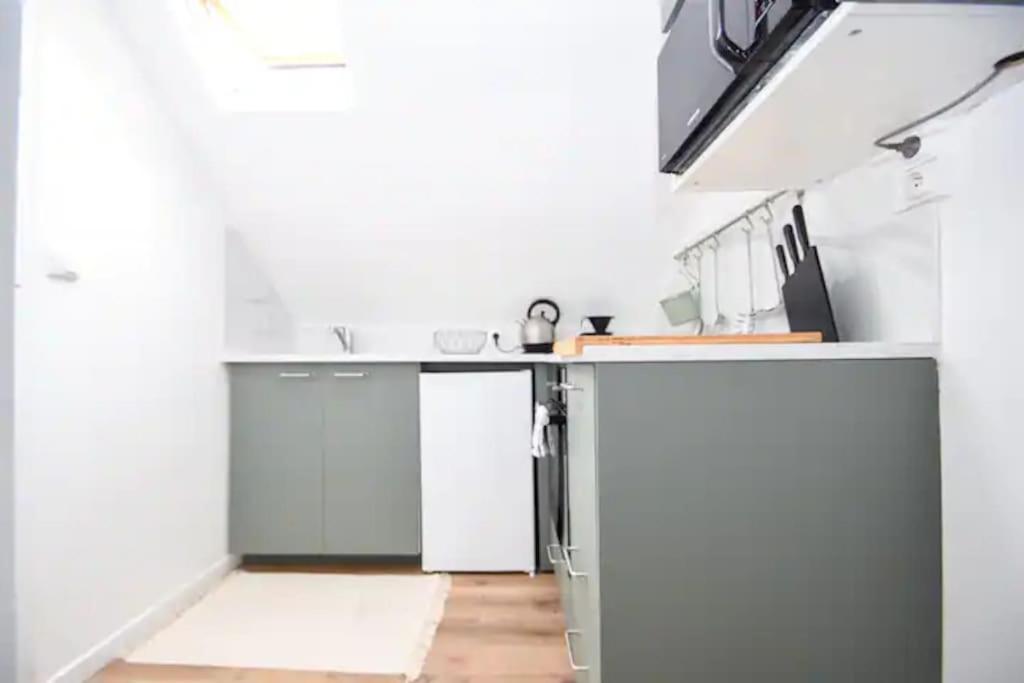 Disponible - Appartement Entier - 10Mn Rer B Aeroport Cdg - Paris Gare Du Nord, T11 Express, Le Bourget, Tout Equipe, Netflix Gratuit, 3 Personnes, 4Eme Etage, Escaliers, Parc Des Expositions, Parking Rue Gratuit Apres 19H Drancy Kültér fotó